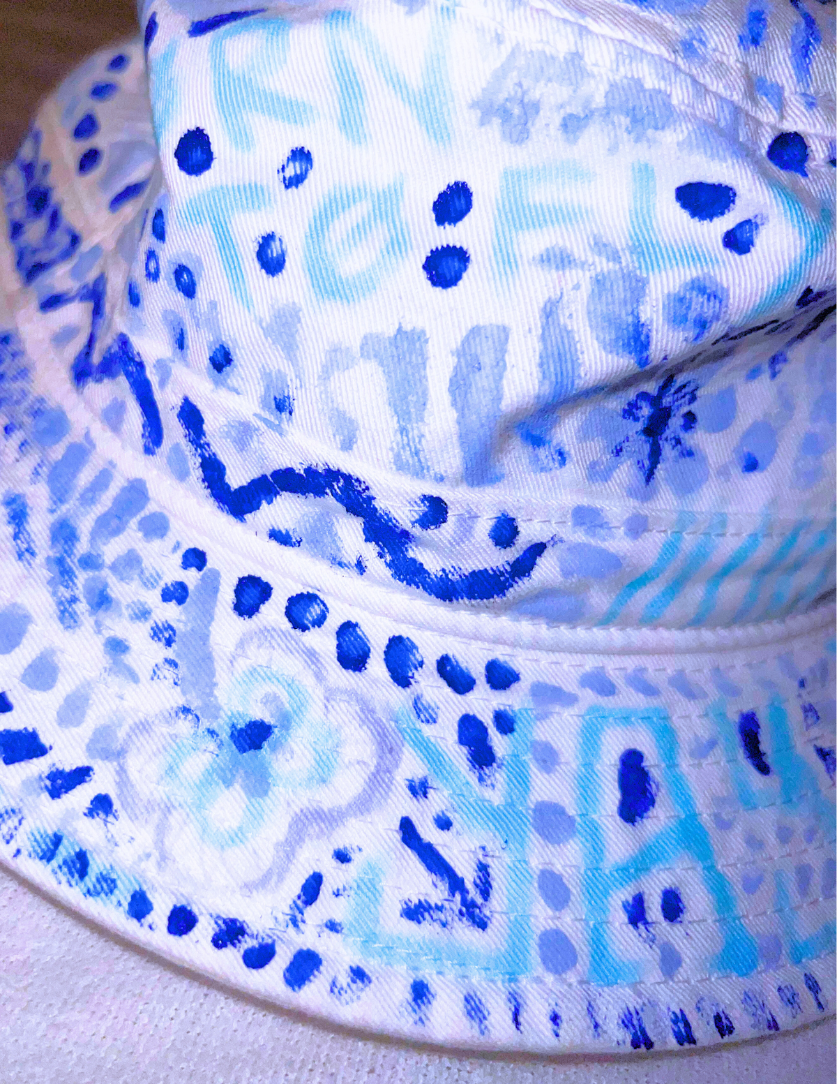White Nike Aura Bucket Hat